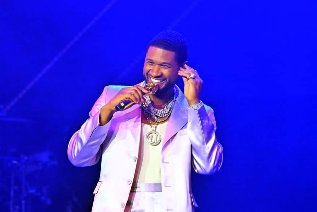 Usher Stops Himself From Serenading Gabrielle Union In Front Of Dwyane Wade